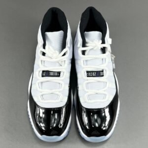 Air Jordan 11 concord